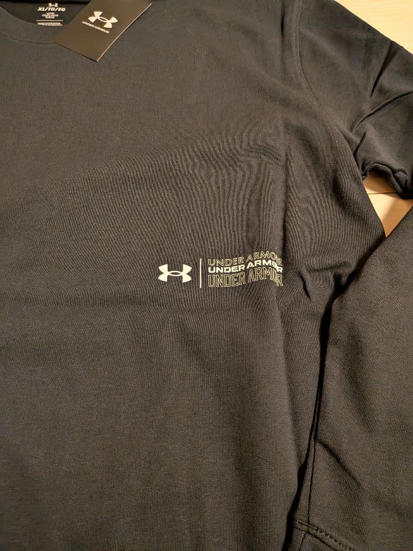 新品　アンダーアーマーロングTシャカシャカパンツセットアップXLサイズ