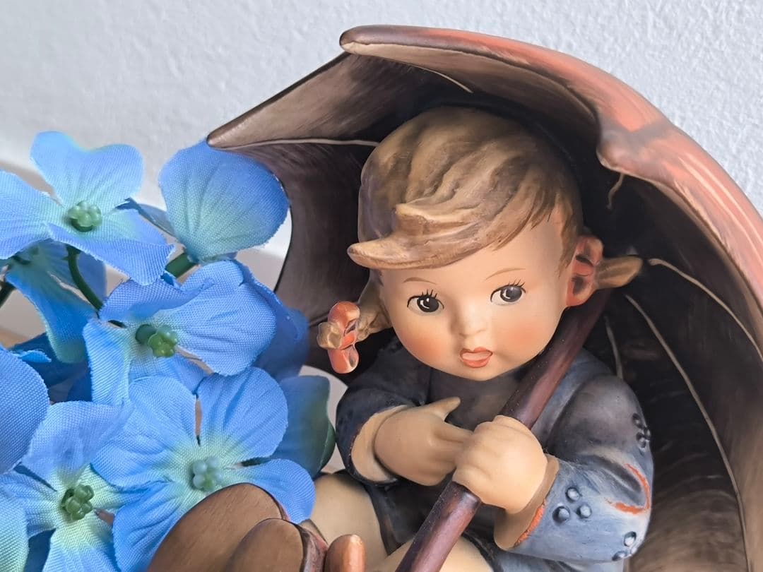 傘の少女 フンメル人形 ドイツ・ゲーベル アンブレラガール陶器 置物フィギュリン