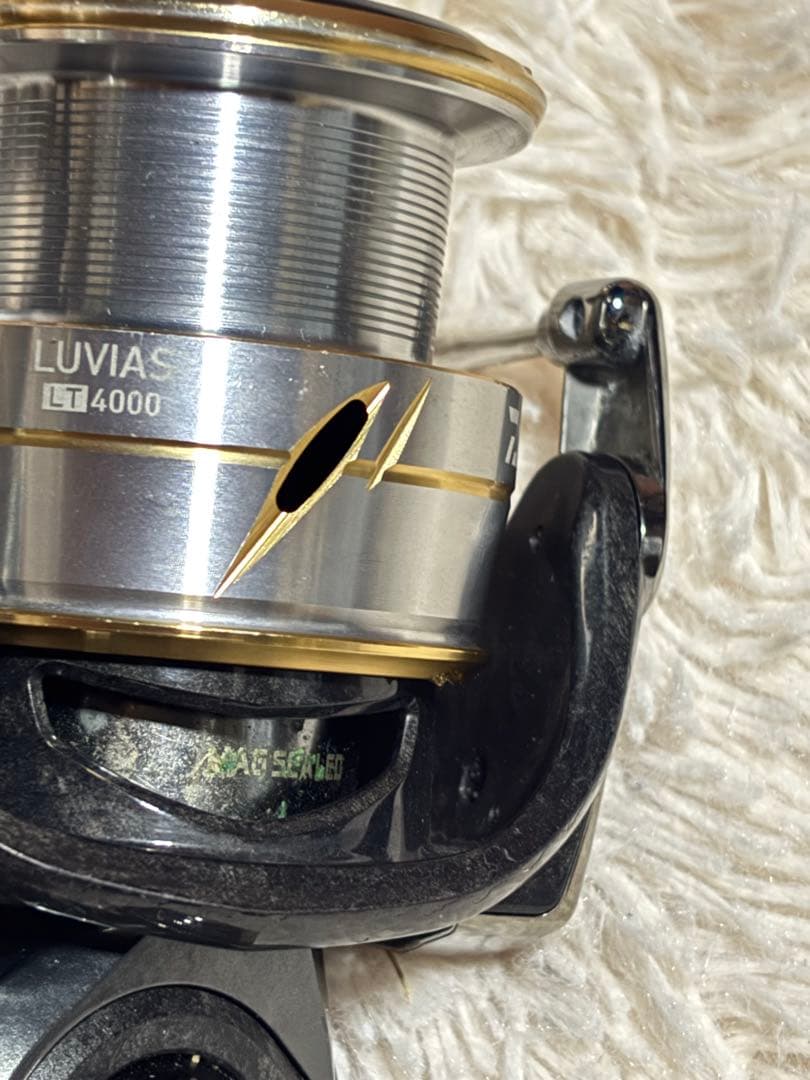 LUVIAS LT4000 スピニングリール
