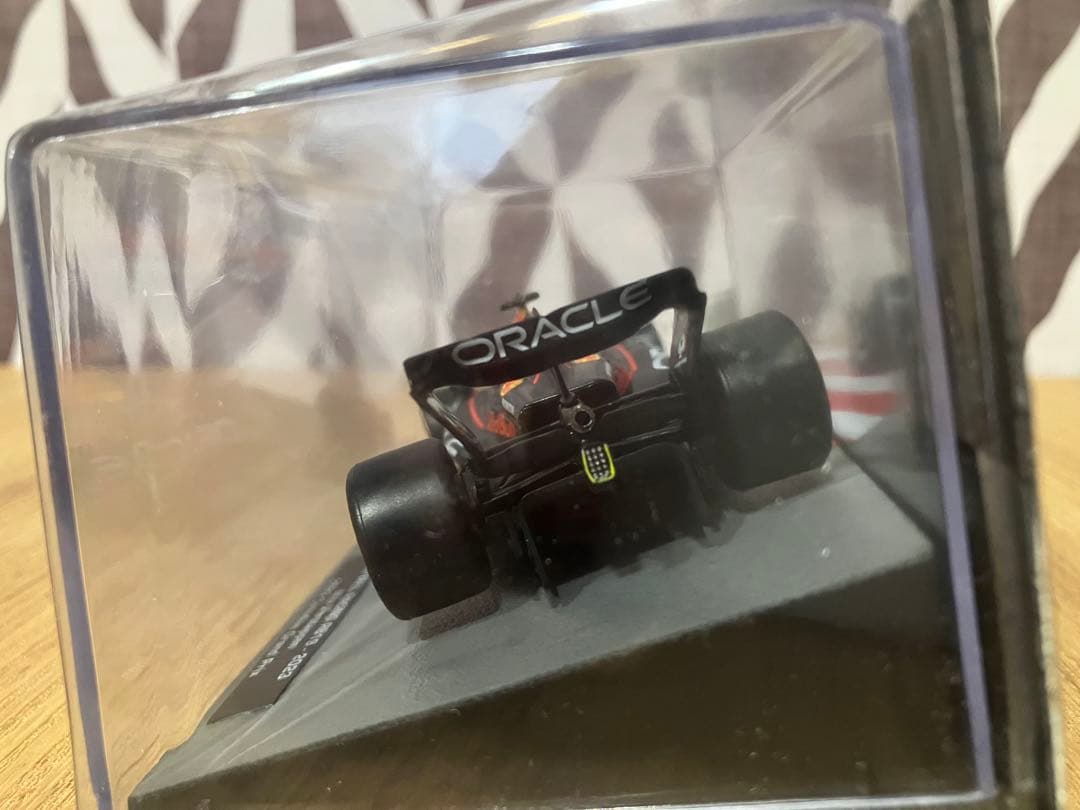 日本未発売　F1マシンコレクション　レッドブルRB19 カナダGP 1/43