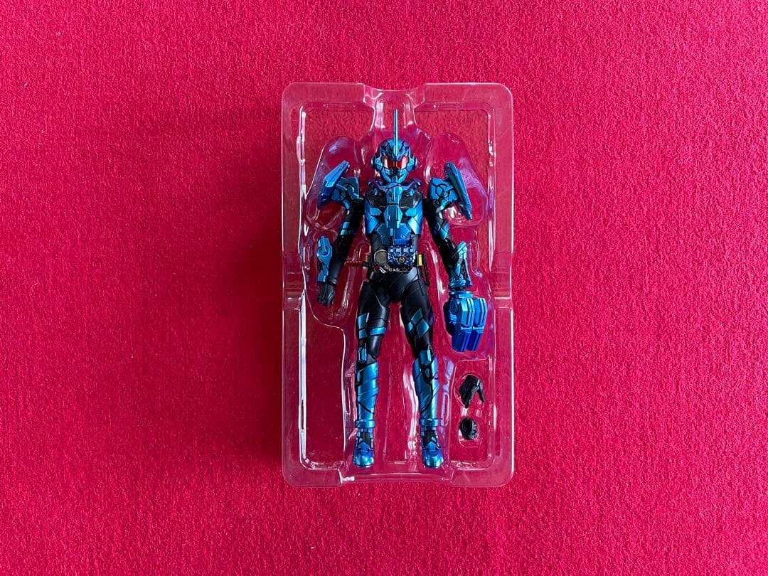 S.H.Figuarts 仮面ライダークローズビルド　グリスブリザード