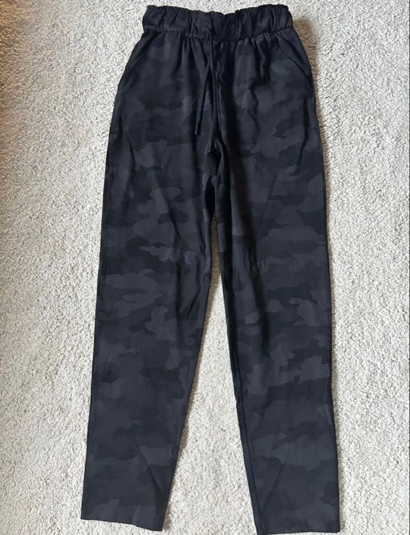 lululemon 】カモフラジョガーパンツ　サイズ2