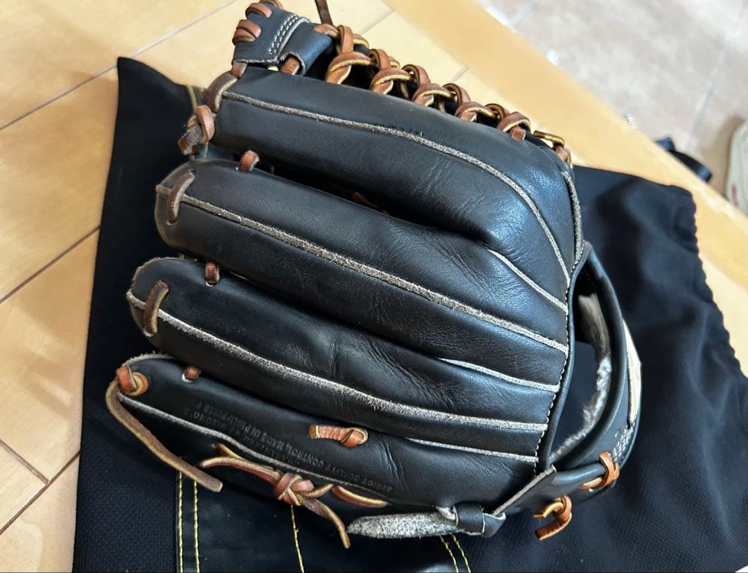 Mizuno グローバルエリート　軟式グローブ　袋、型崩れ防止セット　美中古