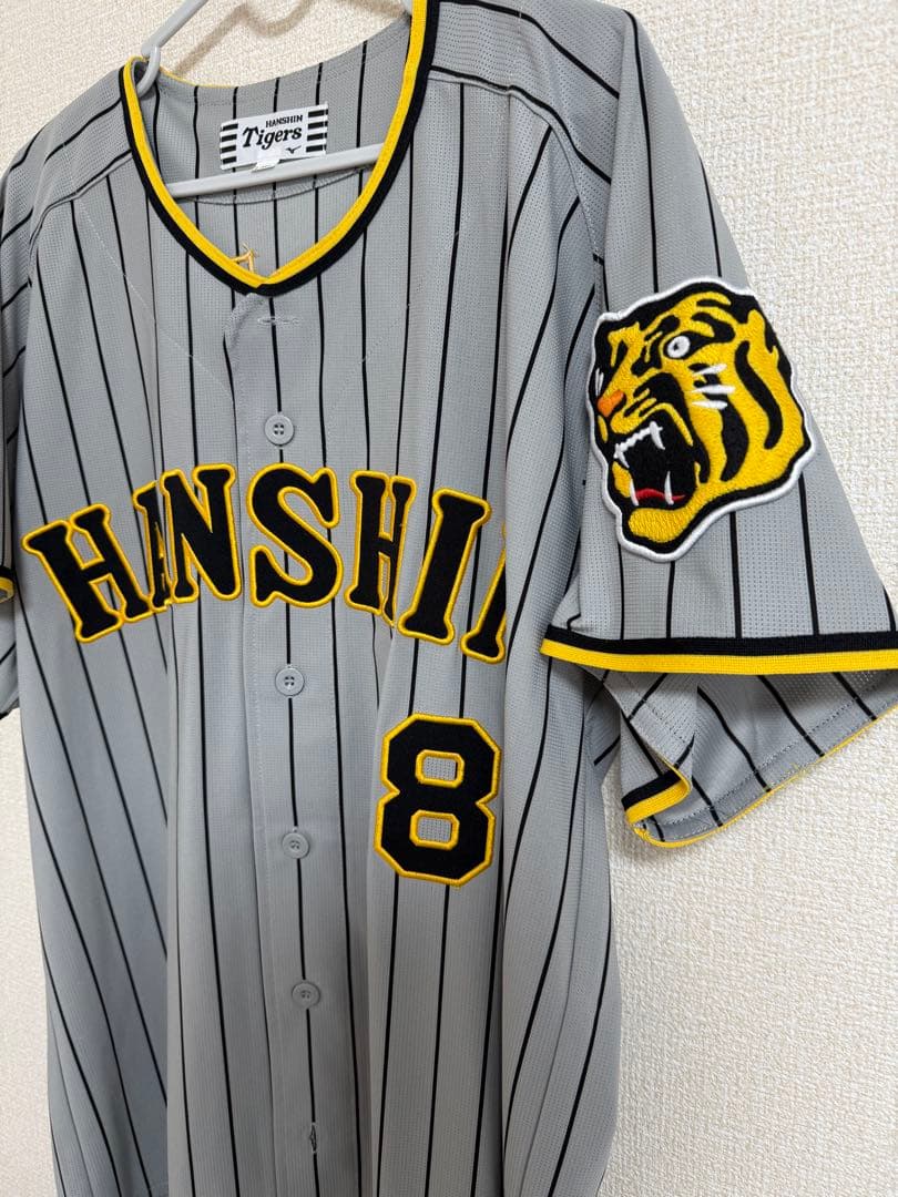 阪神タイガース ユニフォーム グレー 8 佐藤輝明　プロ野球®️様限定
