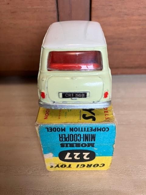コーギー　CORGI　TOYS　２２７　ミニクーパー　コンペテイション