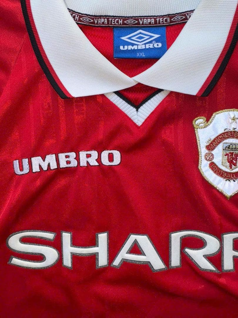 ぞ*だ様 マンチェスター・ユナイテッド UMBRO XL レッドシャツ