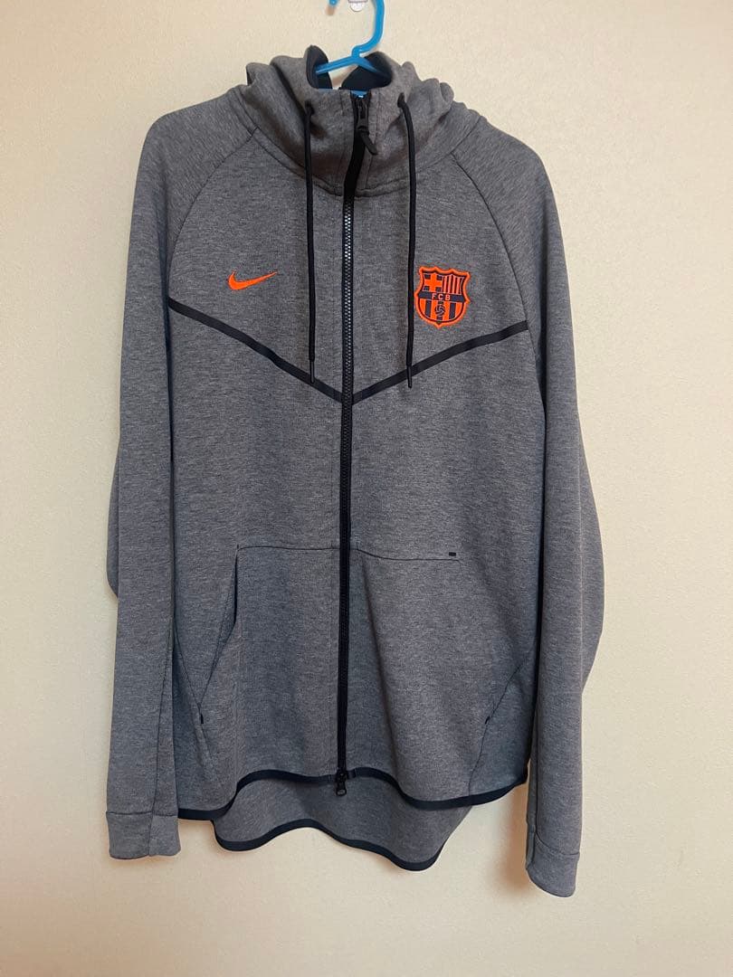 バルセロナ　Nike テックフリース　Lサイズ