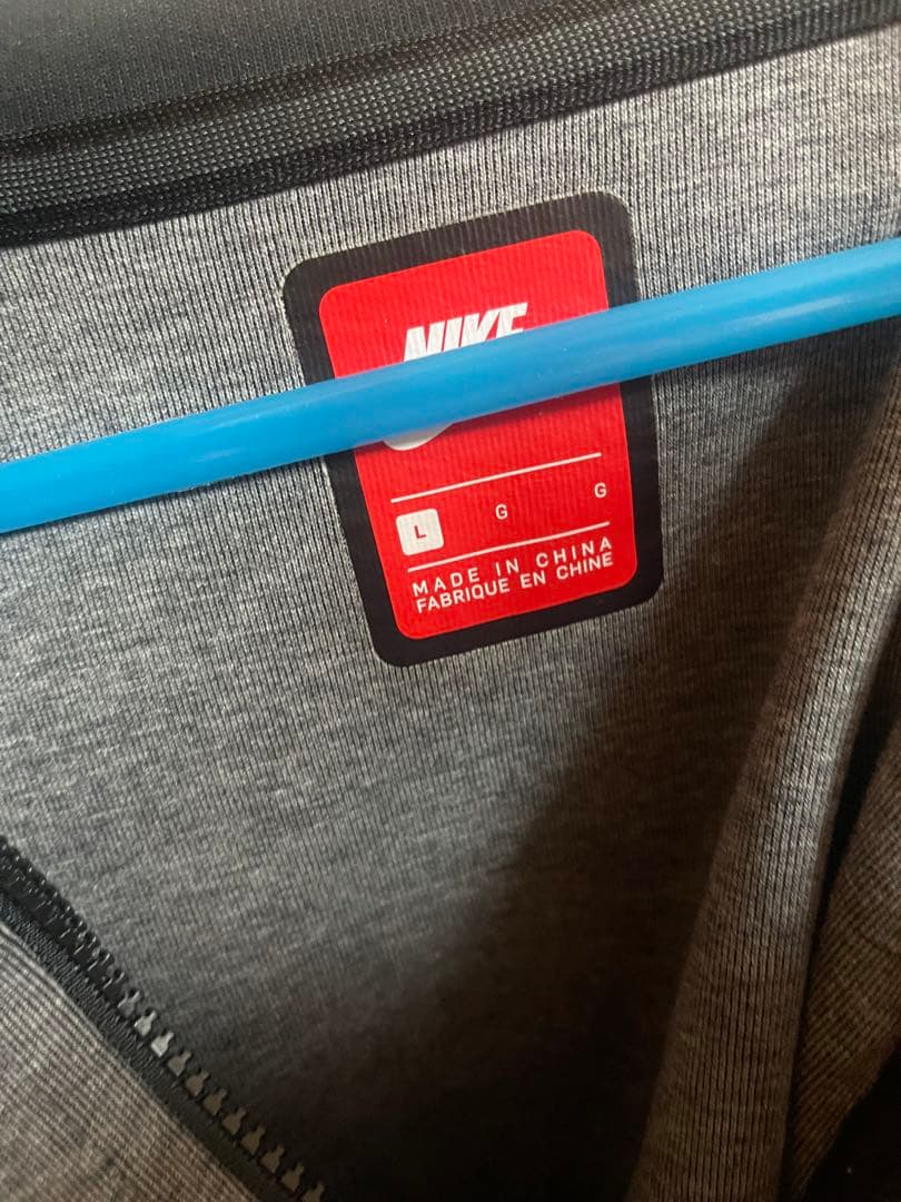 バルセロナ　Nike テックフリース　Lサイズ