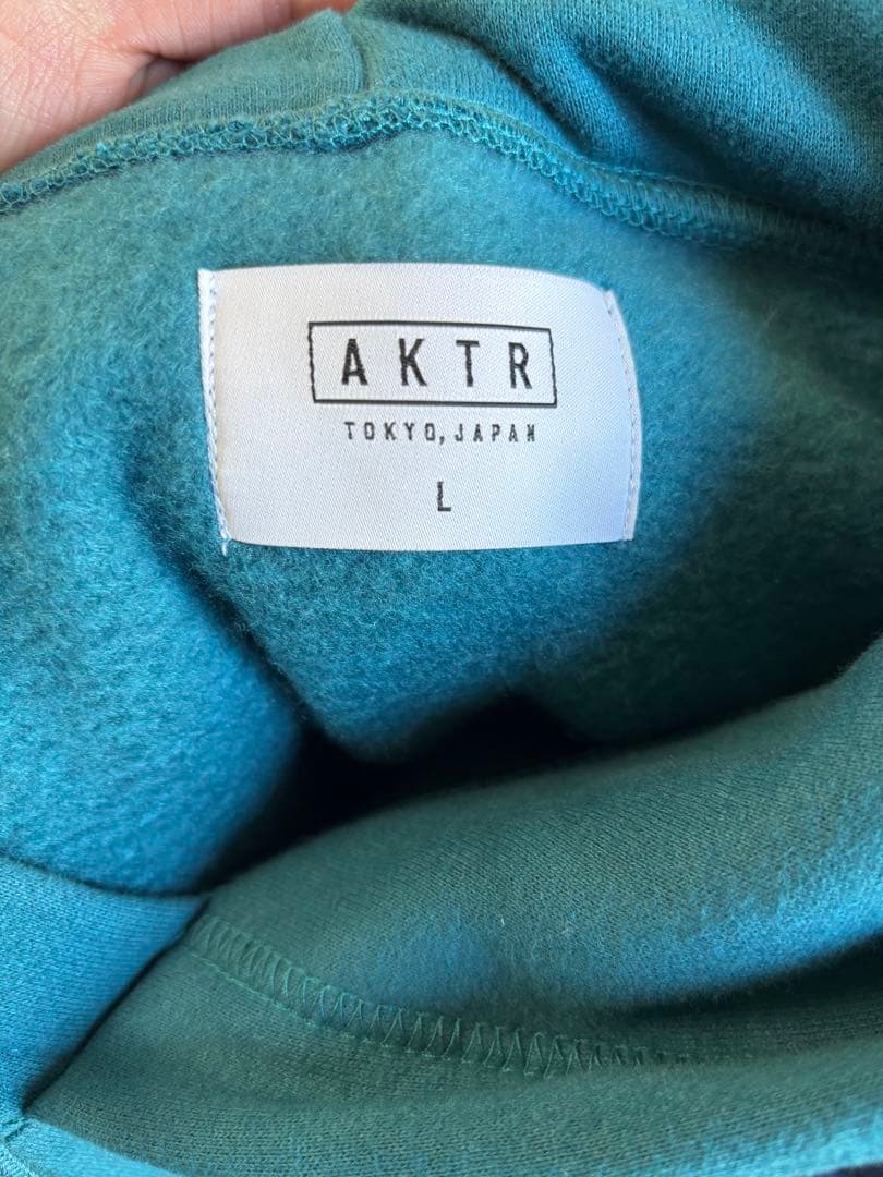 AKTR パーカー　裏起毛