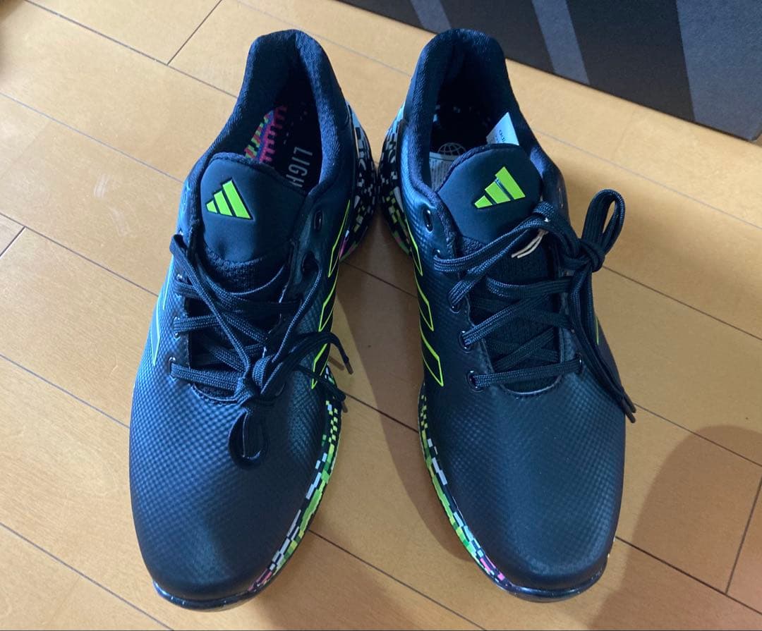 新品adidasアディダスゴルフシューズ　コードカオス レースレス グリッチ