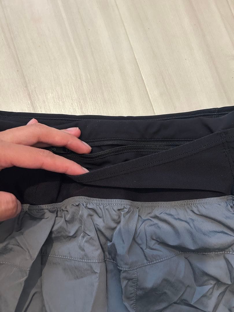 On Performance Volt Shorts オン　ランニングショーツ