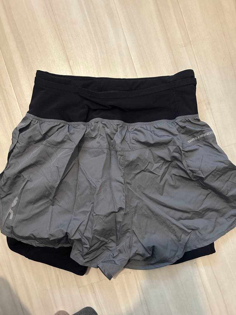 On Performance Volt Shorts オン　ランニングショーツ