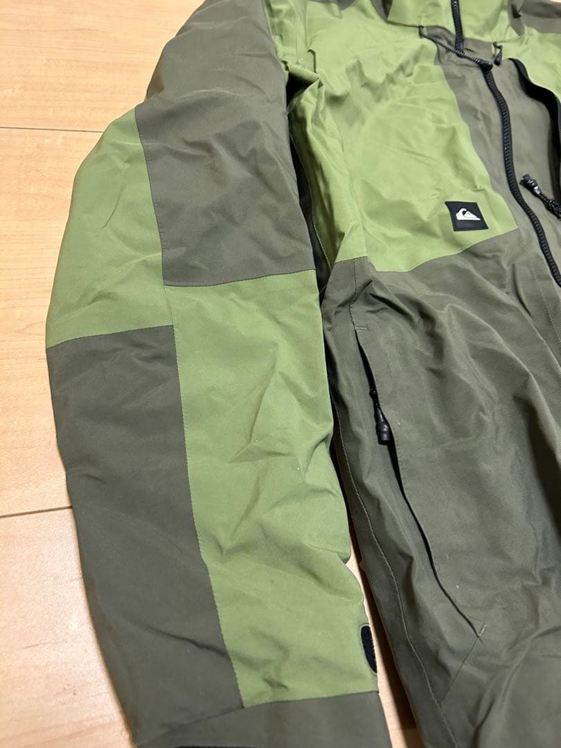 機能性抜群！ Quiksilver GORE-TEX スノボウェア Mサイズ