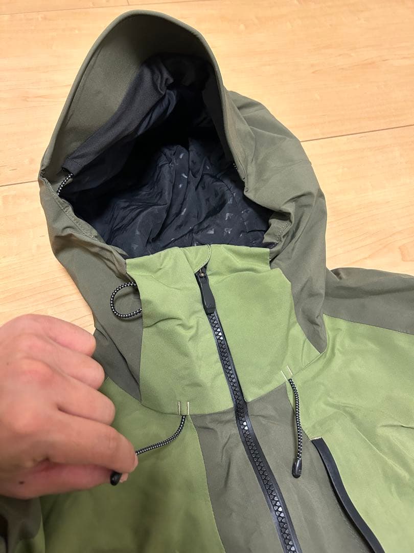 機能性抜群！ Quiksilver GORE-TEX スノボウェア Mサイズ