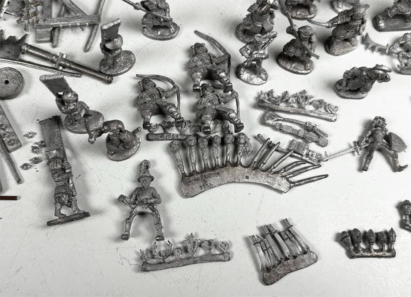 メタル　フィギュアセット多数