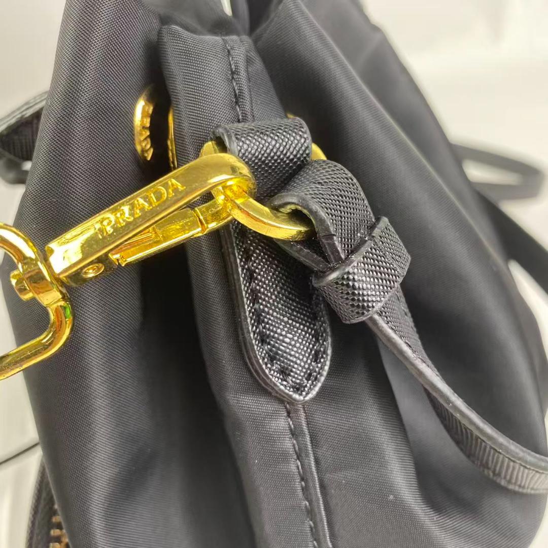 美品 PRADA ノベルティショルダーバッグ バケットバッグ