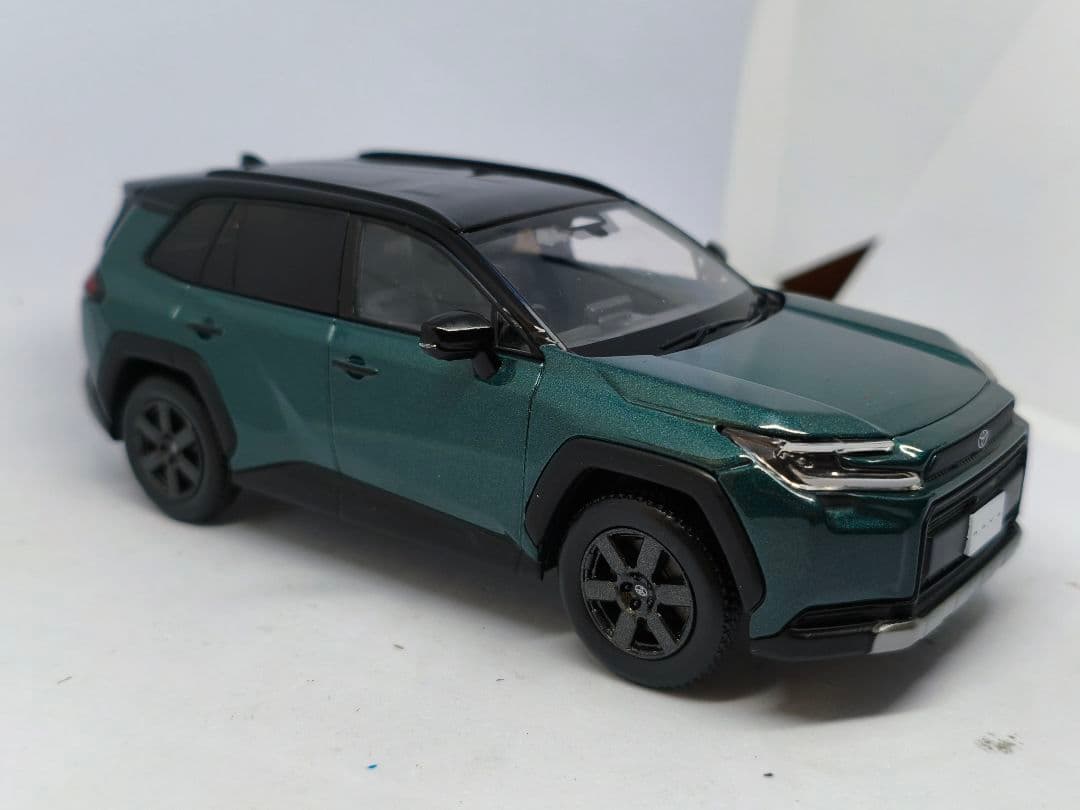 トヨタ　RAV4　Adventure　カラーサンプル　1/30　ミニカー　緑