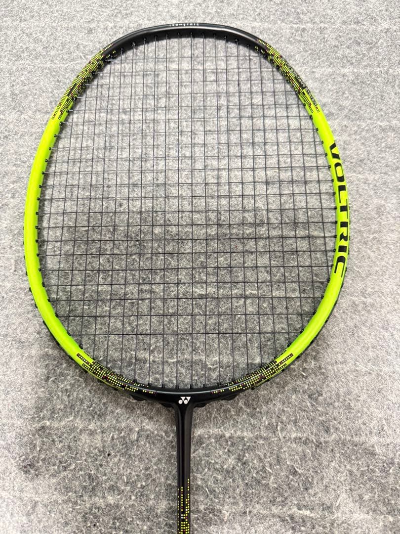 ヨネックス　YONEX VOLTRIC 30