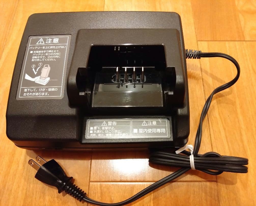 パナソニック　電動アシスト自転車用　充電器のみ　　NKJ073Z