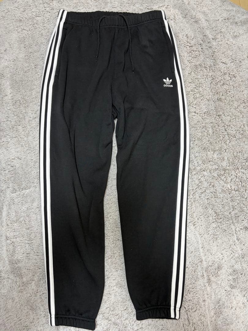 美品adidasジャージセットアップ