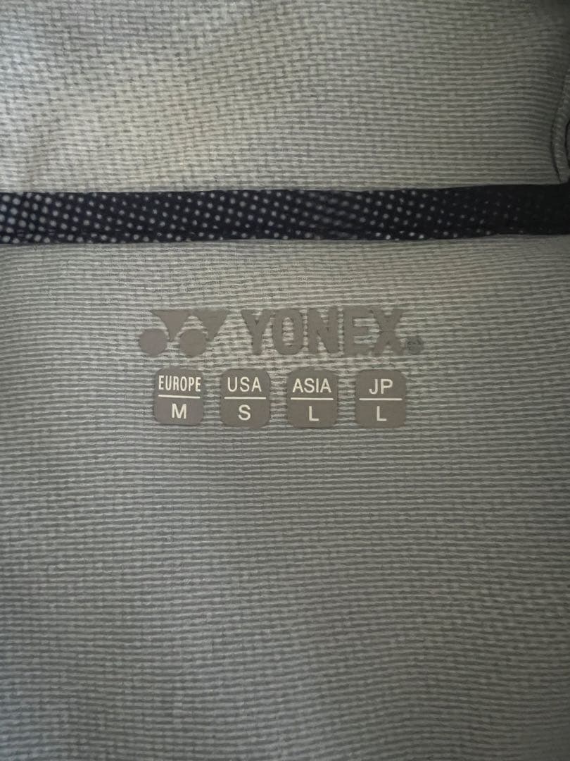 美品　YONEX ジャケット ユニLサイズ