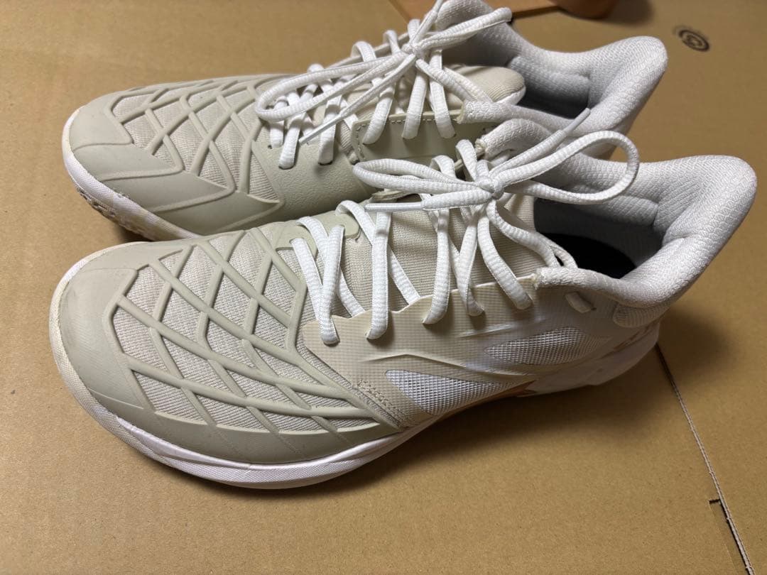 YONEX パワークッションカスケードドライブ　ベージュ　26.0 新品同様