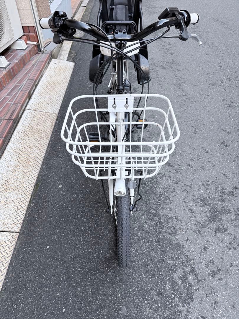 子供乗せ　ブリヂストン　電動アシスト自転車 チャイルドシート付き ホワイト
