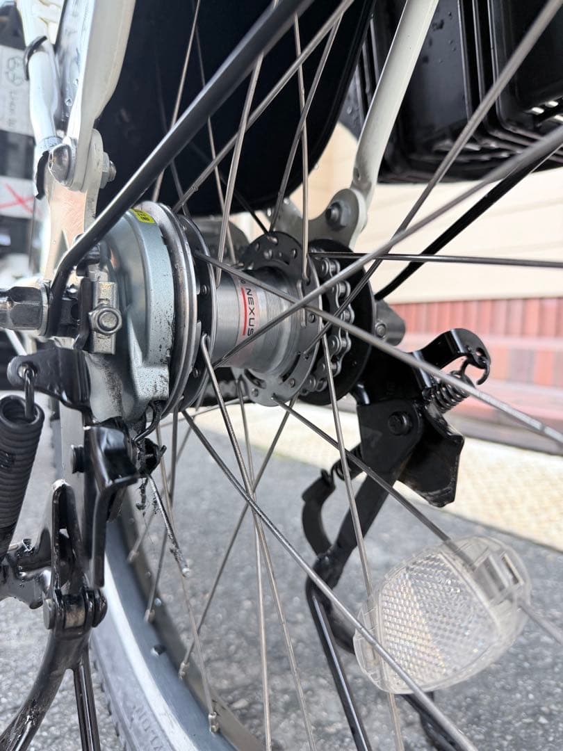 子供乗せ　ブリヂストン　電動アシスト自転車 チャイルドシート付き ホワイト