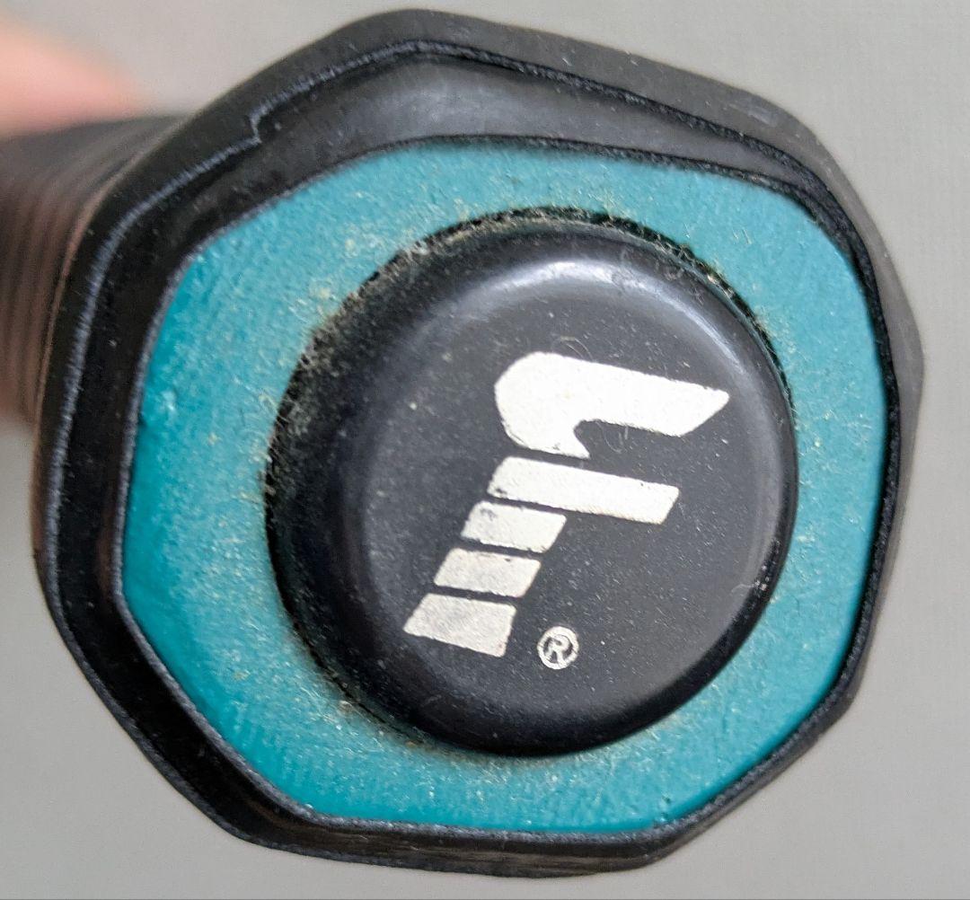 ラケットグリップ型のダンベル1kg