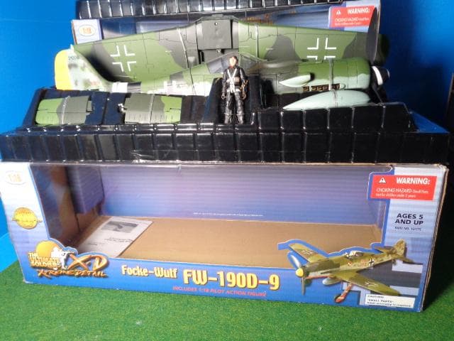 稀少!!1/18 FW-190D-9 独空軍第301中隊\"黒1\"