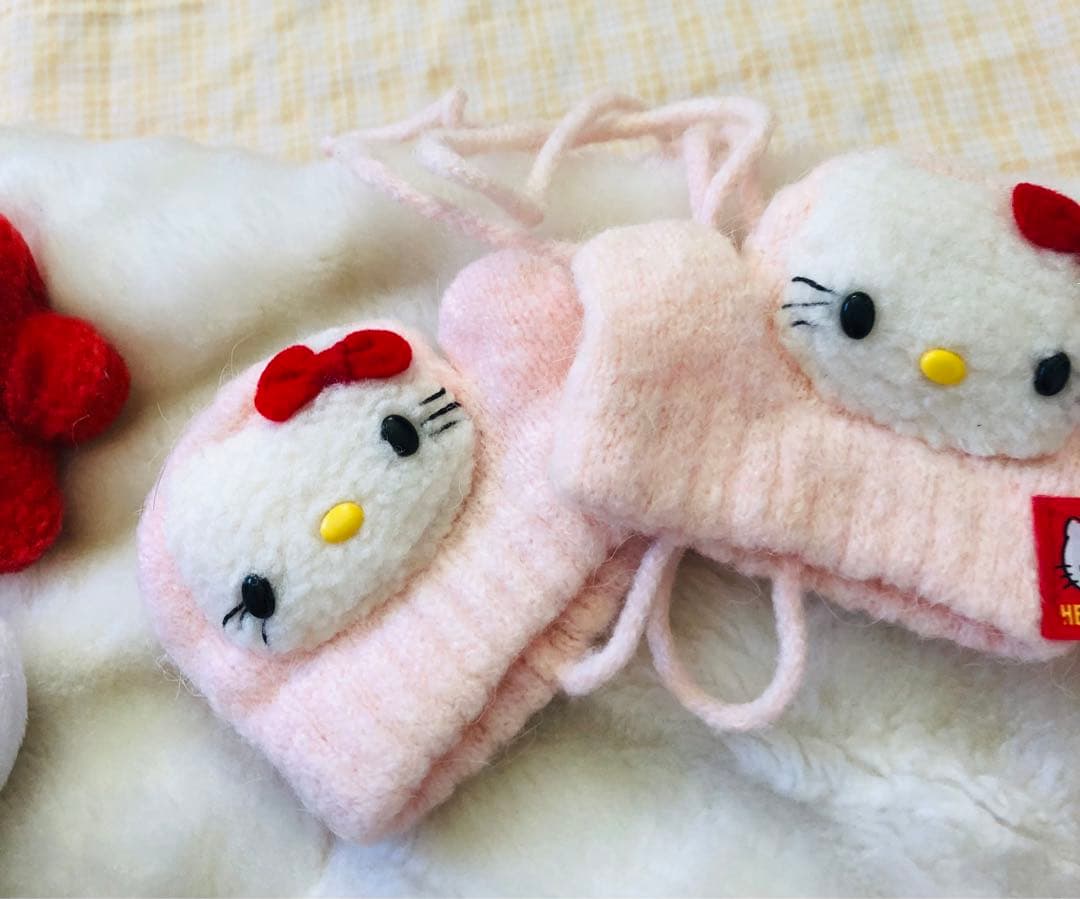 ハローキティ キャラクターグッズセット　クッション　小物