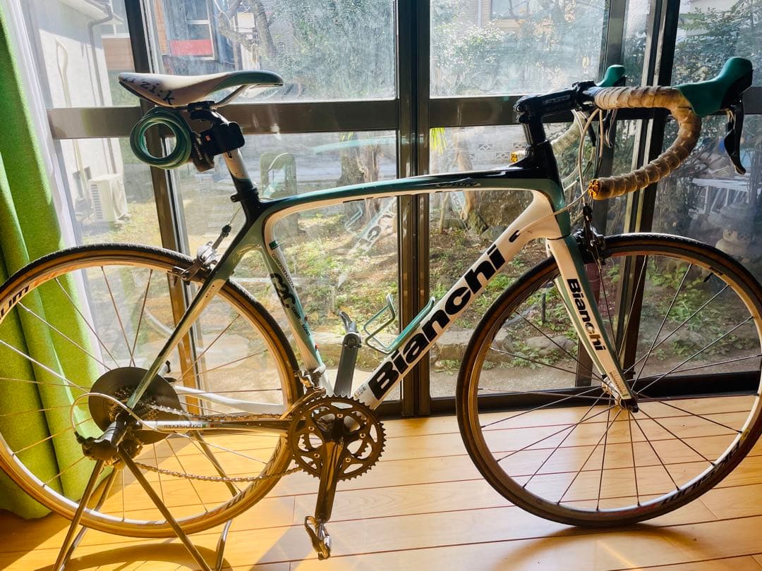 Bianchi Infinito Shimano 105 カーボン ロードバイク