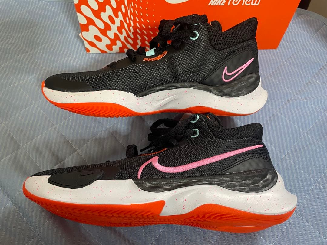 送料無料　NIKE RENEW ELEVATE III 8 (US) 26.0