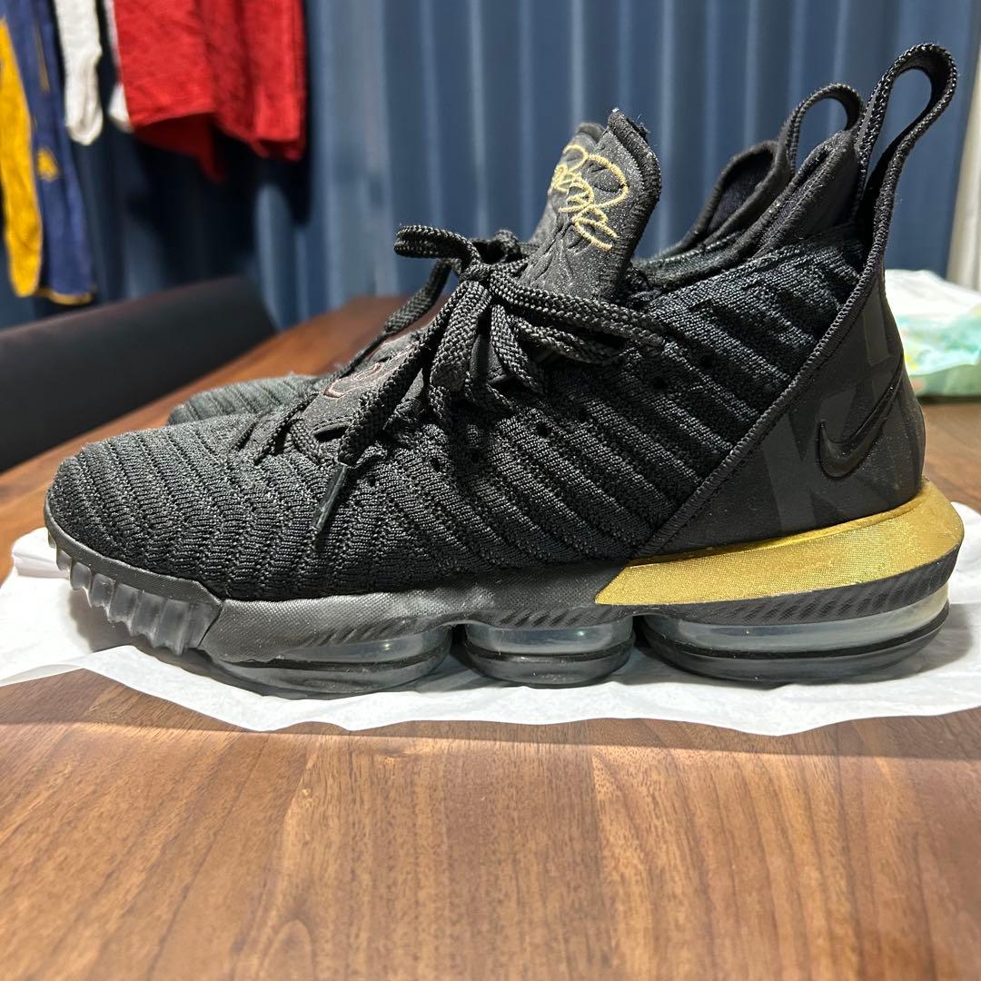 Nike LeBron 17 ブラック ゴールド