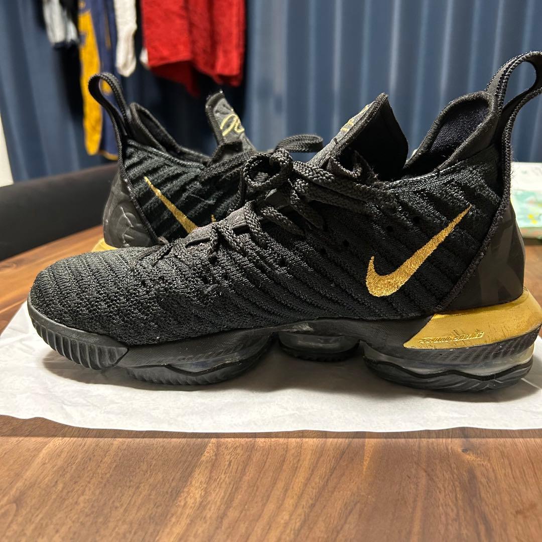 Nike LeBron 17 ブラック ゴールド