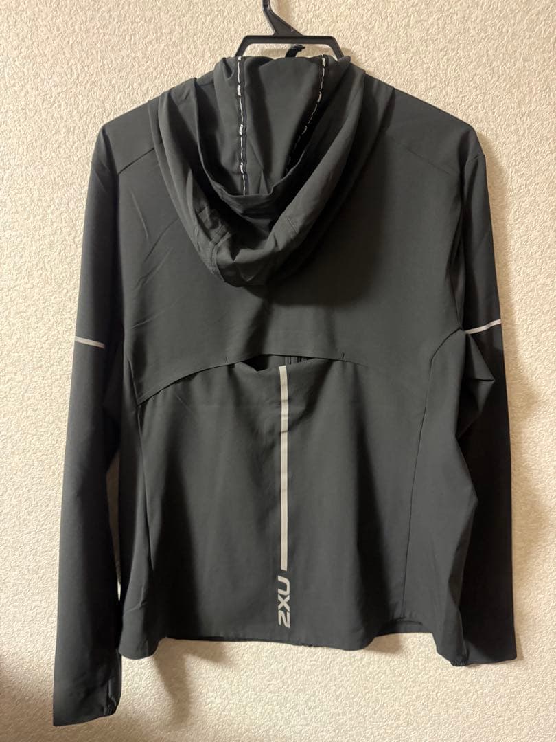 2XU エアロジャケット　Mサイズ　ランニング