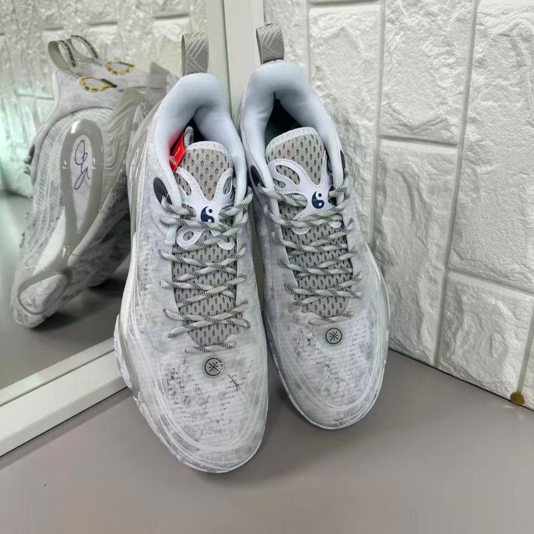 LI−NING Wade Dlo 1 月ノ岩 リーニンウェイド US9.5