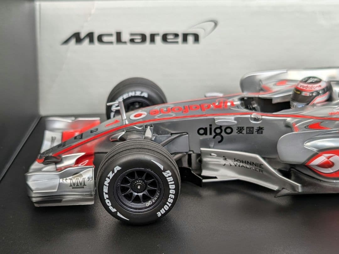 ミニチャンプス 1/18 ボーダフォン マクラーレン MP4-22 F.アロンソ
