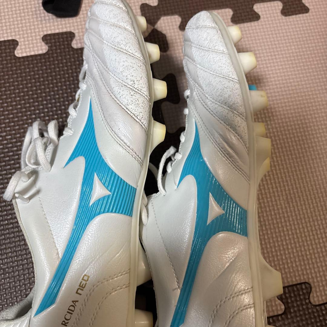 Mizuno Morelia NEO ホワイト/ブルー スパイクシューズ