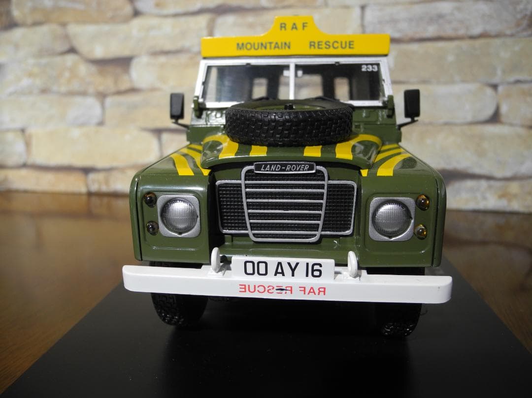 イギリス空軍・レスキュー仕様 Series III ミニカー 1:18