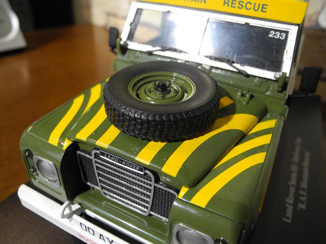 イギリス空軍・レスキュー仕様 Series III ミニカー 1:18
