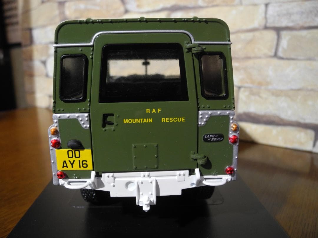イギリス空軍・レスキュー仕様 Series III ミニカー 1:18