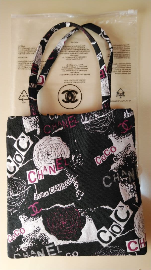 CHANELノベルティ♡グラフィティトートバック