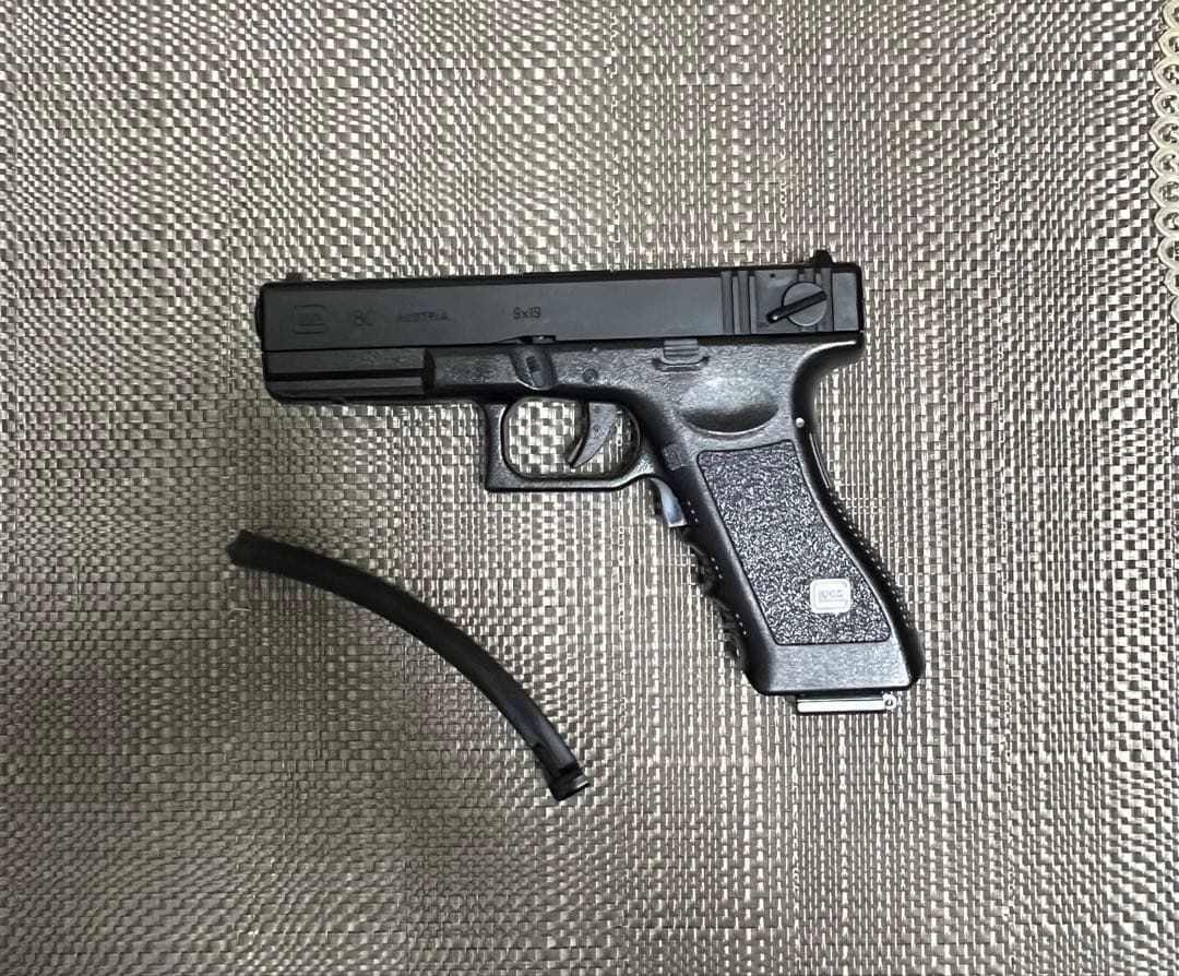 美品　東京マルイ　カスタム品　グロックG18C Glock 電動ガン 金属ピニ