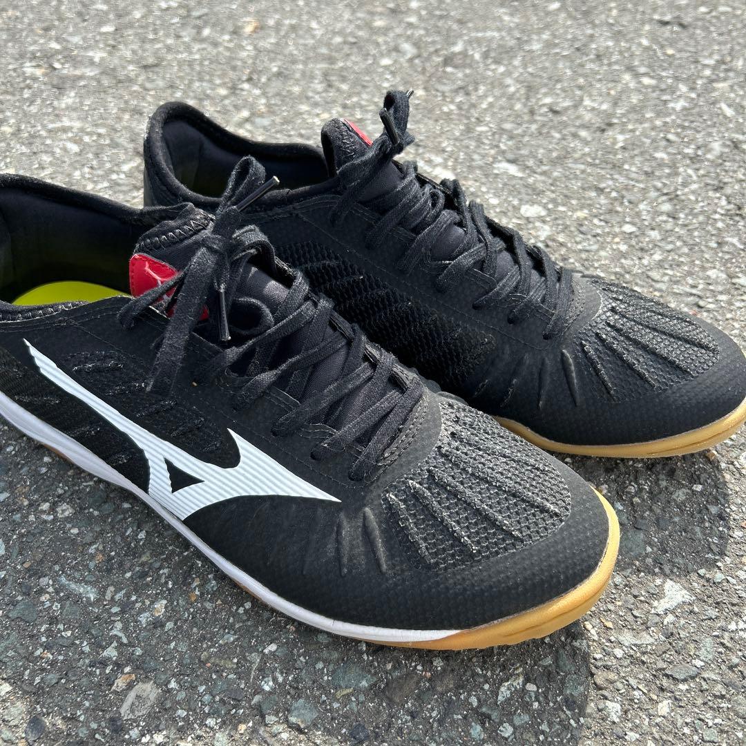 Mizuno フットサルシューズ ブラック/ホワイト　体育館用シューズ