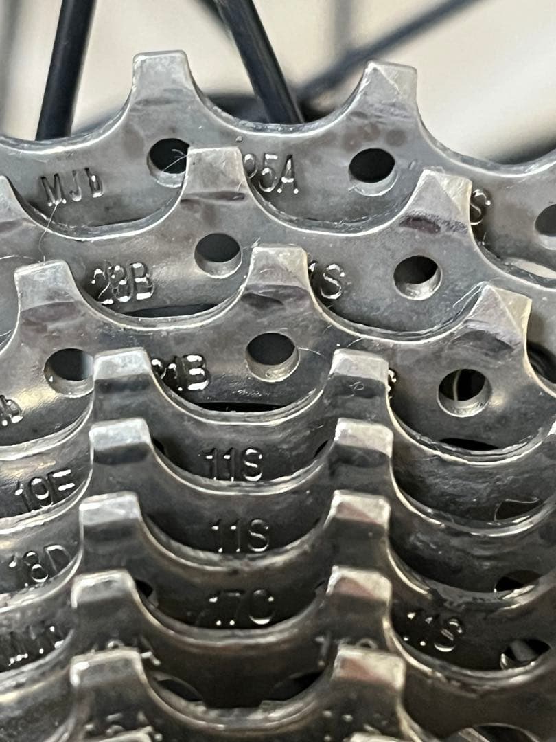 SHIMANO RS010 クリンチャー リアホイール 105スプロケット付き