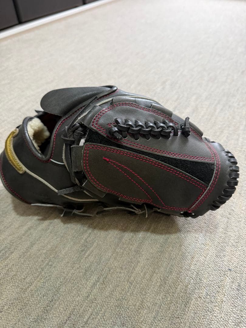 Nike 硬式グローブ 黒/赤/金