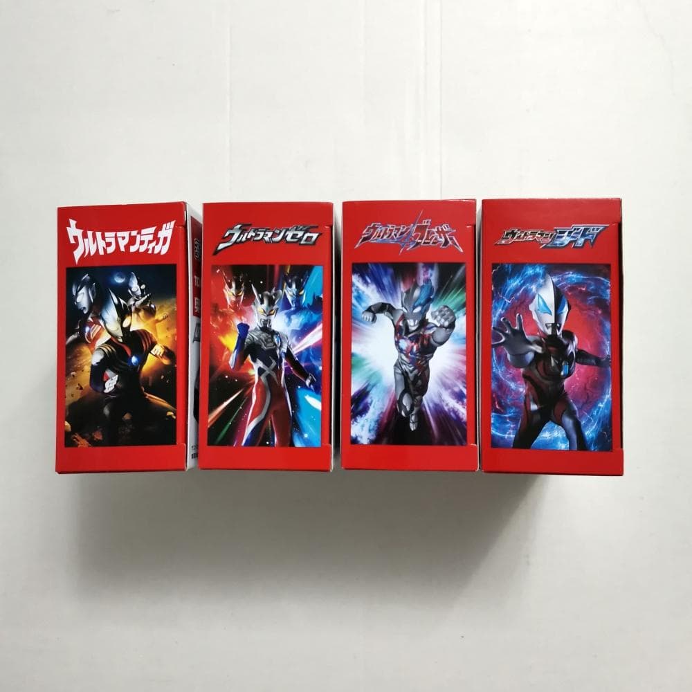 ウルトラマントミカ ４種(UTR-01~04)　箱が大きいタイプ　E18