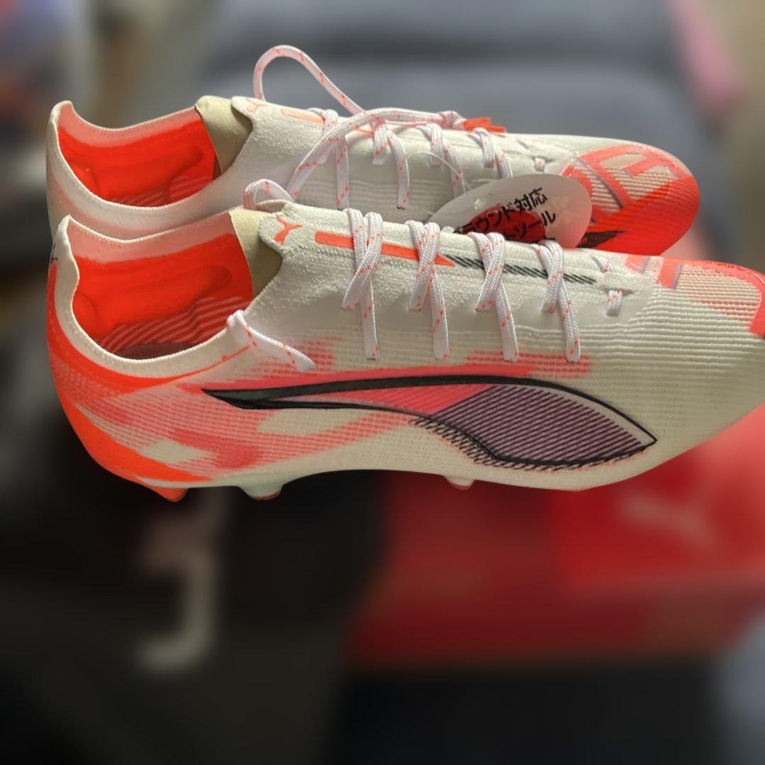 新品タグ付きPuma ウルトラ5アルティメットH G /AG ￼サッカースパイク