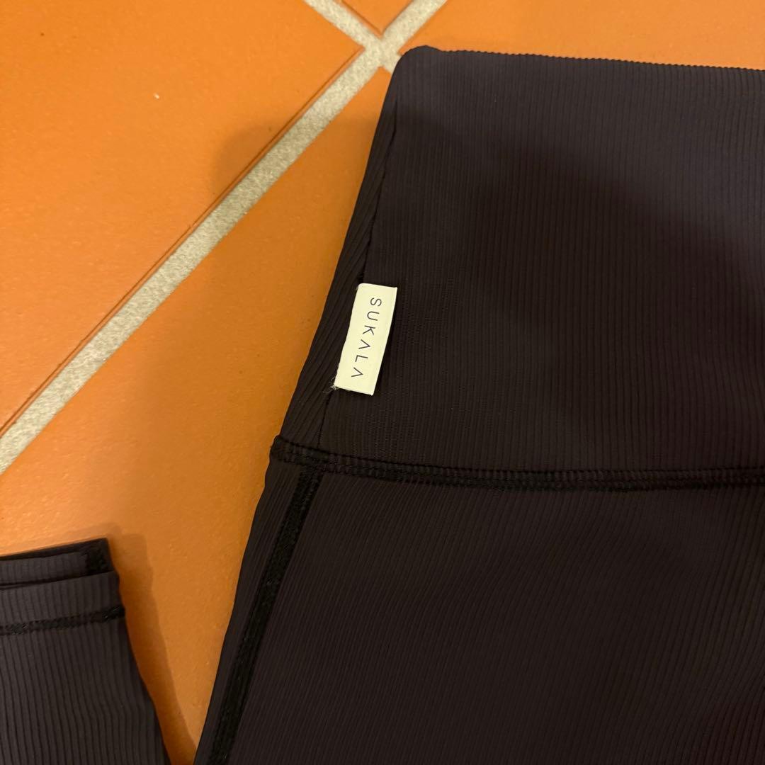 完売品 SUKALAリブソリッドレギンス ブラック M